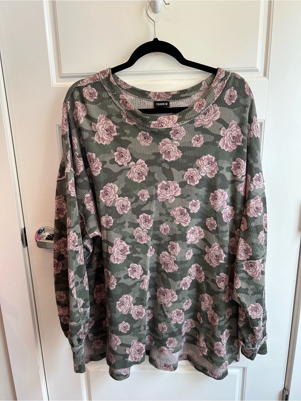 torrid Olive Green Ribbed Short Sleeve Top with Pink Floral Print - Picture 2 of 3